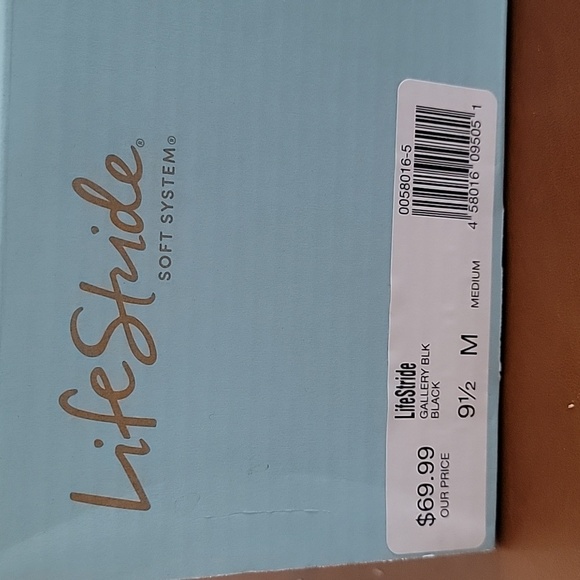 Woman's Life Stride Black Heels - Picture 9 of 10